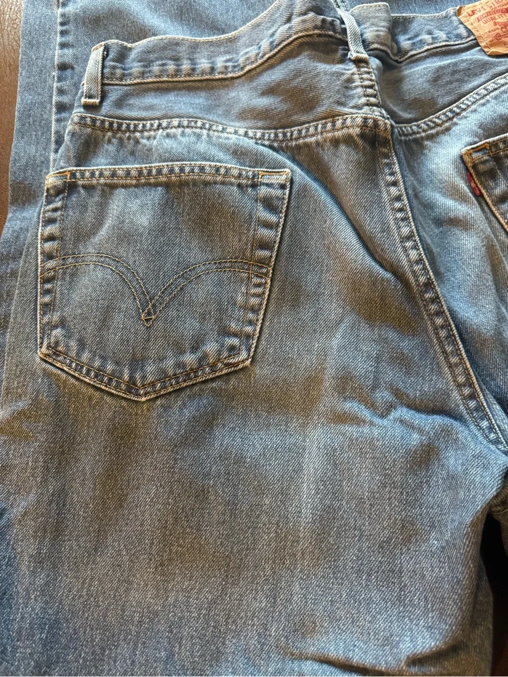 Levi's Men's Light Blue Relaxed Fit Levi’s 550  Jeans